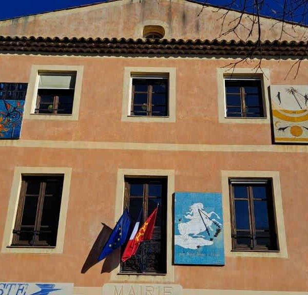 coaraze  plus  beau  village  france  cote  d  azur  visiter  idee  cadrans  solaires