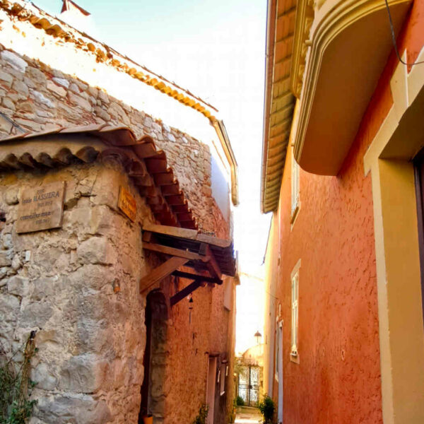 coaraze  plus  beau  village  france  alpes  maritimes  06  visiter  idee  cadrans  solaires