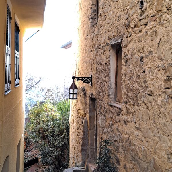 coaraze  plus  beau  village  france  alpes  maritimes  06  visiter  idee  cadrans  solaires