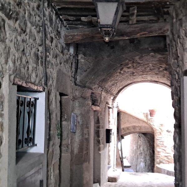 coaraze  plus  beau  village  france  alpes  maritimes  06  visiter  idee  cadrans  solaires