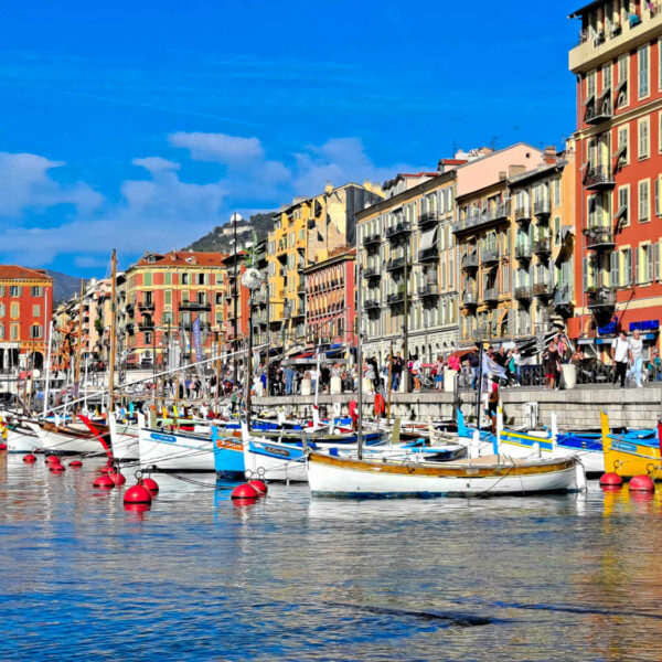 le port de Nice et ses facades colorées