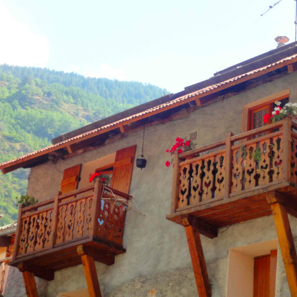 vacances tourisme et decouverte de st etienne de tinée, parc du mercantour, randonnées, nature