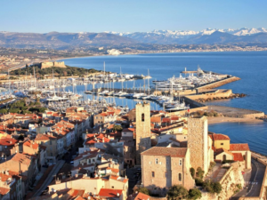 Urlaub an der französischen Riviera im Sommer 2020. Dekonfinierung aufgrund von Covid-19