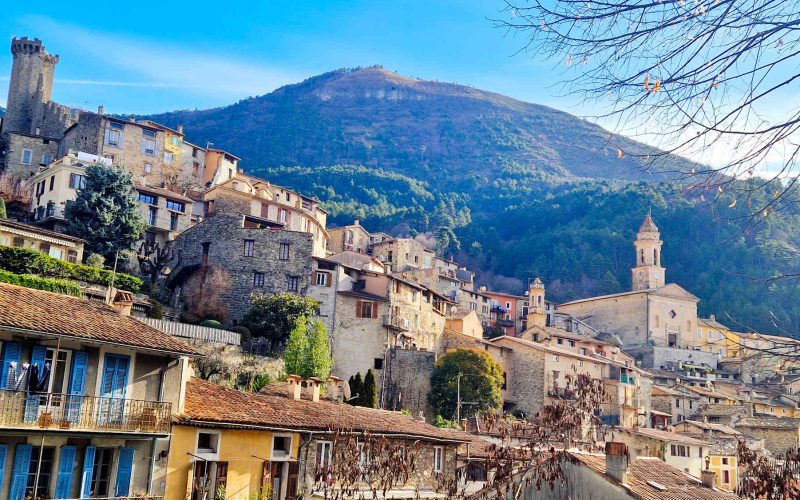 1000029416-village-luceram-circuit-creches-noel-arriere-pays-turini-peira-cava Lucéram, village de Lucéram, Alpes-Maritimes, arrière-pays niçois, village médiéval Provence, photos Lucéram, patrimoine provençal, ruelles pittoresques, village perché, circuit des crèches Lucéram