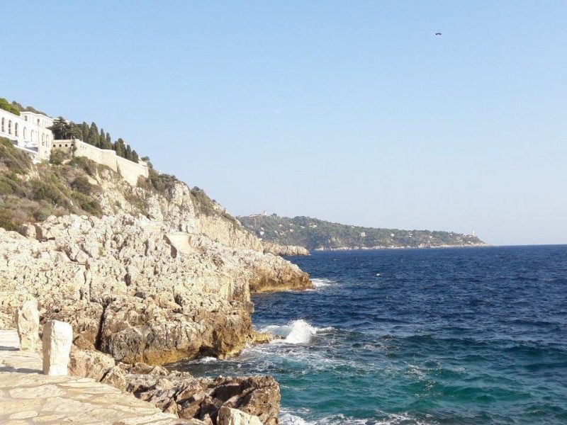 Une superbe balade de Nice à Villefranche sur Mer au bord de mer