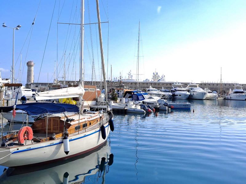 20210325_092338balade-antibes-port-vieille-ville-plages-cap-blog