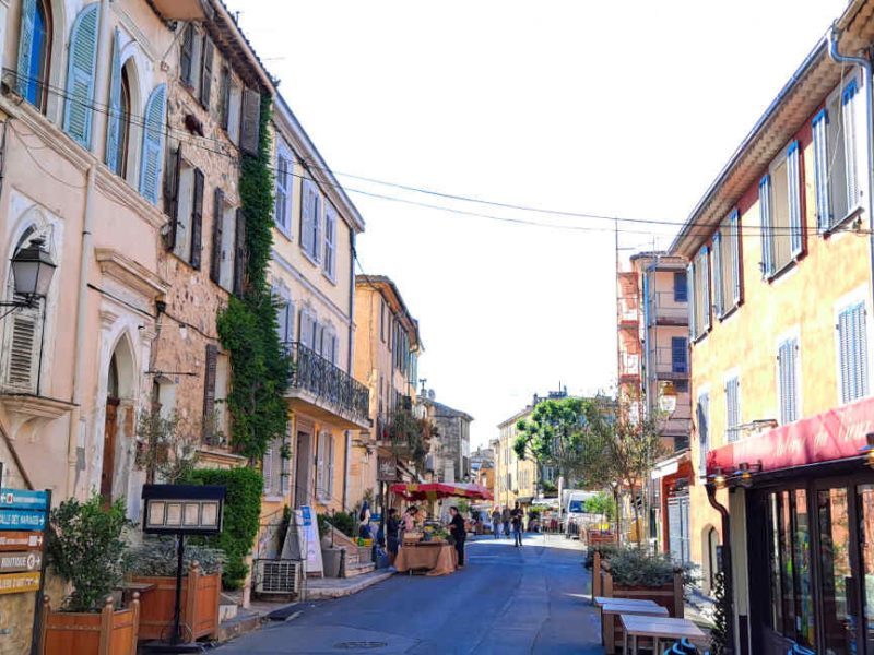 Le village de Biot une excellente idée de balade à 25mn de nos gites locations-06