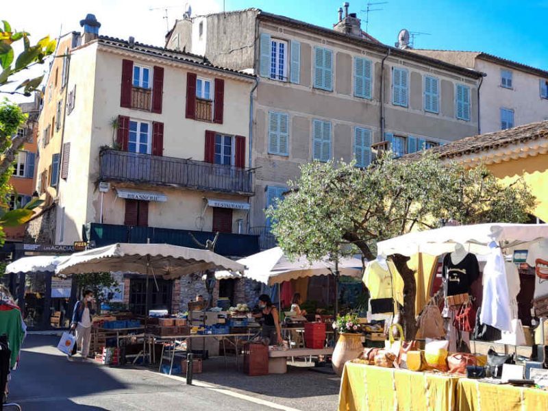 Le village de Biot une excellente idée de balade à 25mn de nos gites locations-06