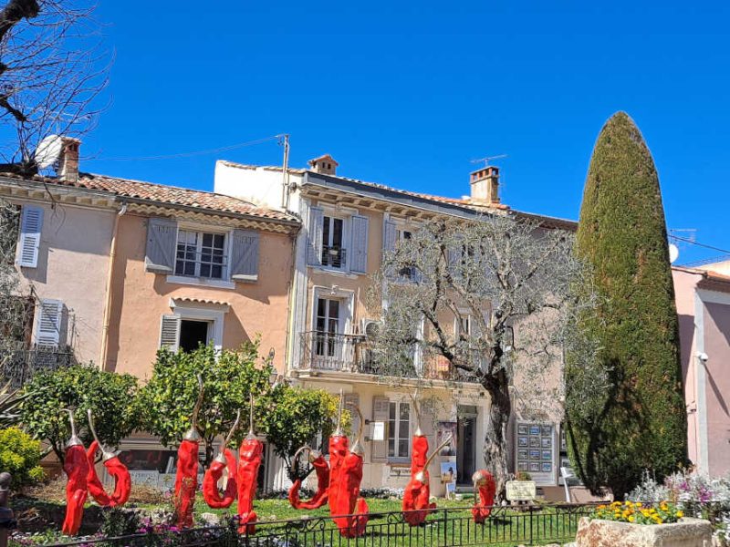 Village de Mougins – Vue pittoresque du vieux village provençal près de Cannes