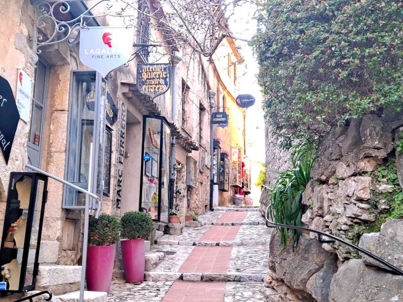Vacances sur la Côte d’Azur, visite du village médiéval d’Èze et de son jardin exotique