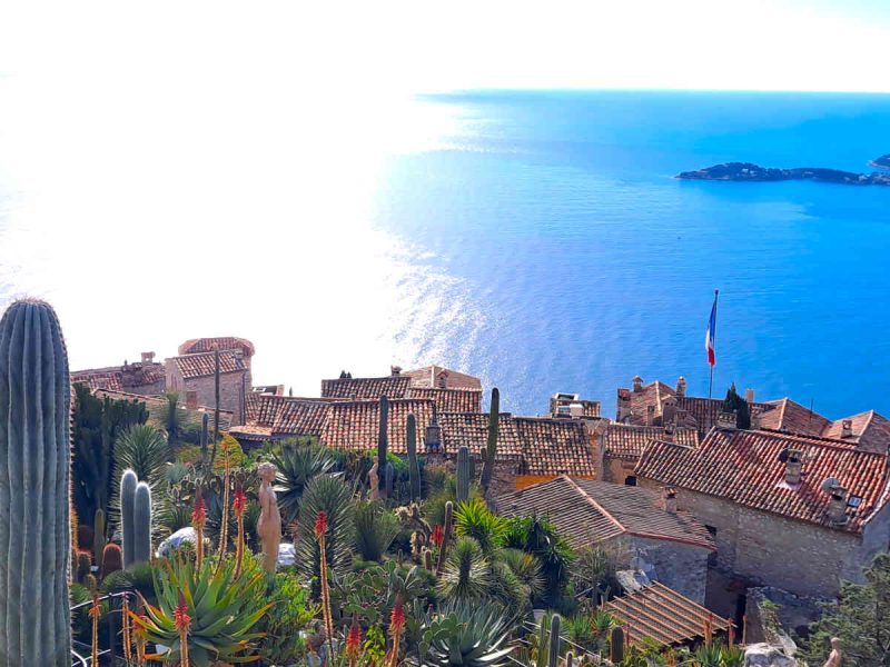 Village médiéval perché d’Èze sur la Côte d’Azur, entre Nice et Monaco