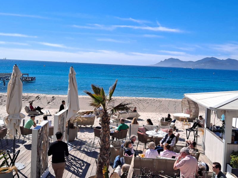 Cannes sous le soleil de la Côte d’Azur en hiver