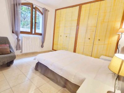 Chambre confortable de L’Eugénie, location de vacances 4 étoiles au Bar-sur-Loup près de Grasse et Cannes
