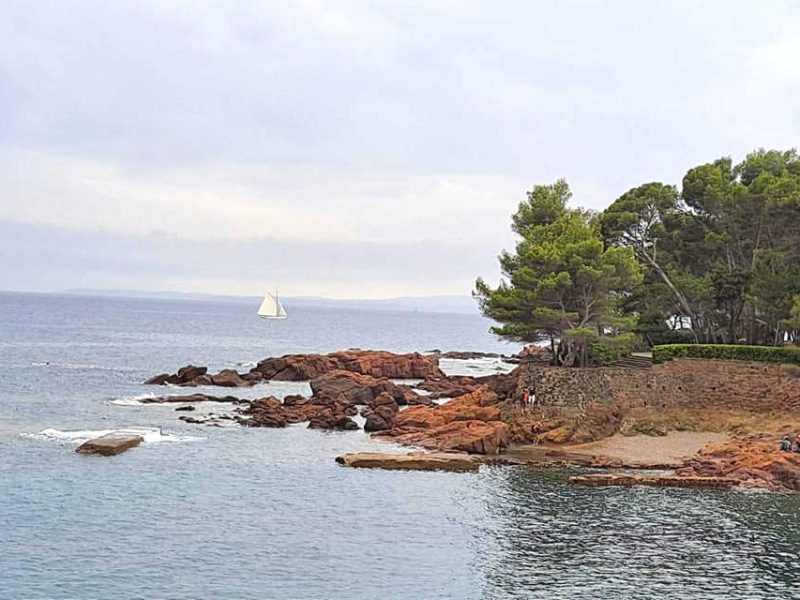 La Corniche d’Or, entre la mer et l’Estérel, de Mandelieu à Saint Raphaël et Fréjus