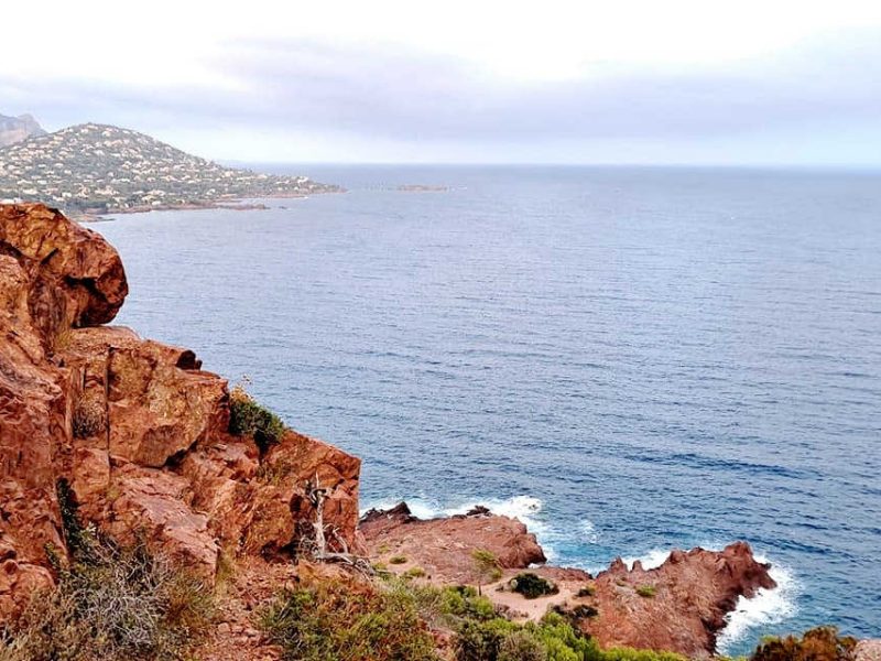 La Corniche d’Or, entre la mer et l’Estérel, de Mandelieu à Saint Raphaël et Fréjus