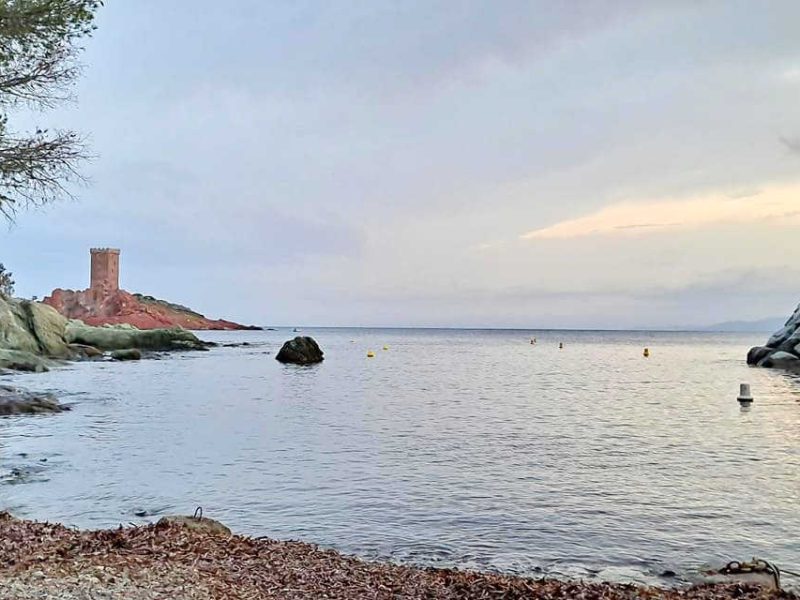 La Corniche d’Or, entre la mer et l’Estérel, de Mandelieu à Saint Raphaël et Fréjus