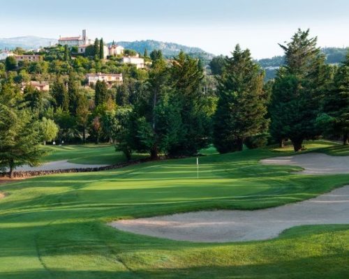 Parcours de golf, à Châteauneuf de Grasse A 10 mn de nos gîtes