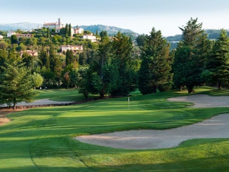 Parcours de golf, à Châteauneuf de Grasse A 10 mn de nos gîtes