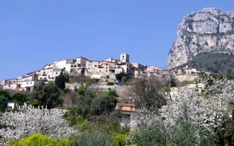 st-jeannet-village-visiter-vacances-cote-d-azur st-jeannet-village-visiter-vacances-cote-d-azur