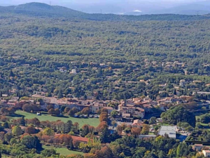 Saint Vallier de Thiey, village aux portes du moyen-pays